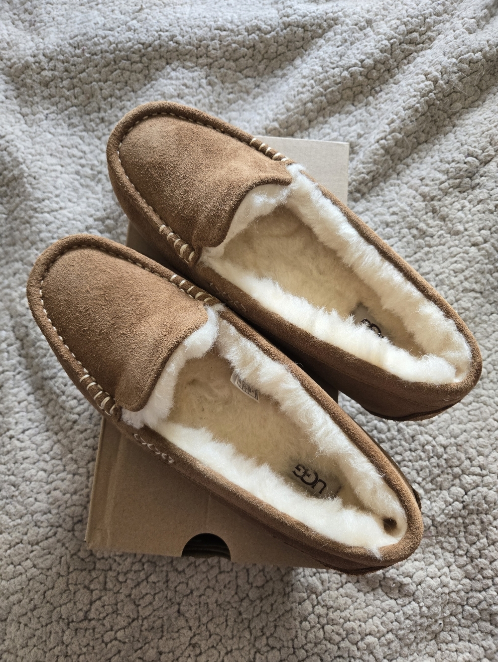 UGG Ansley Chestnut Suede Shearling Lined Moccasin Slippers size 9D NEW